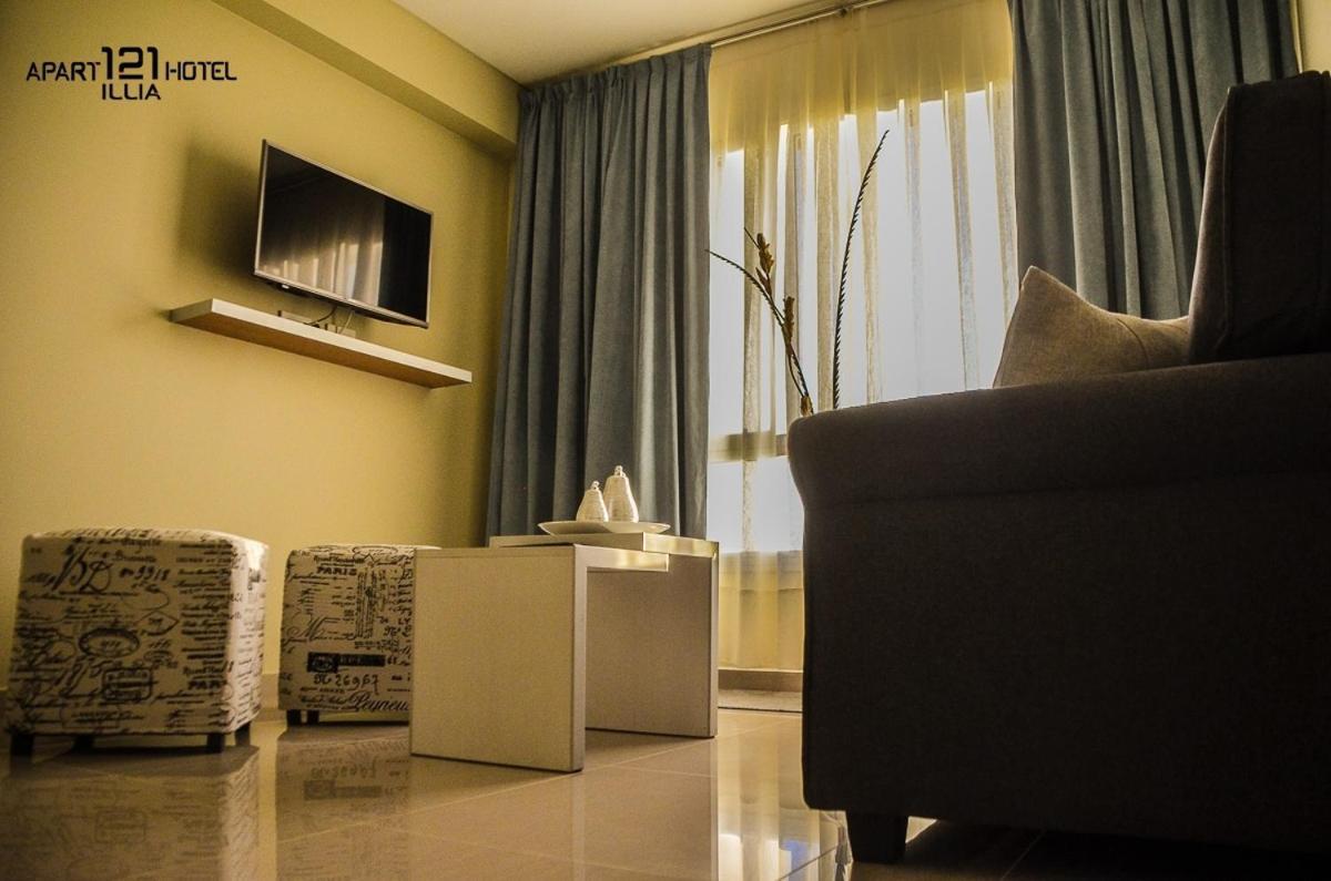 Illia 121 Apart Hotel เนวเก็น ภายนอก รูปภาพ