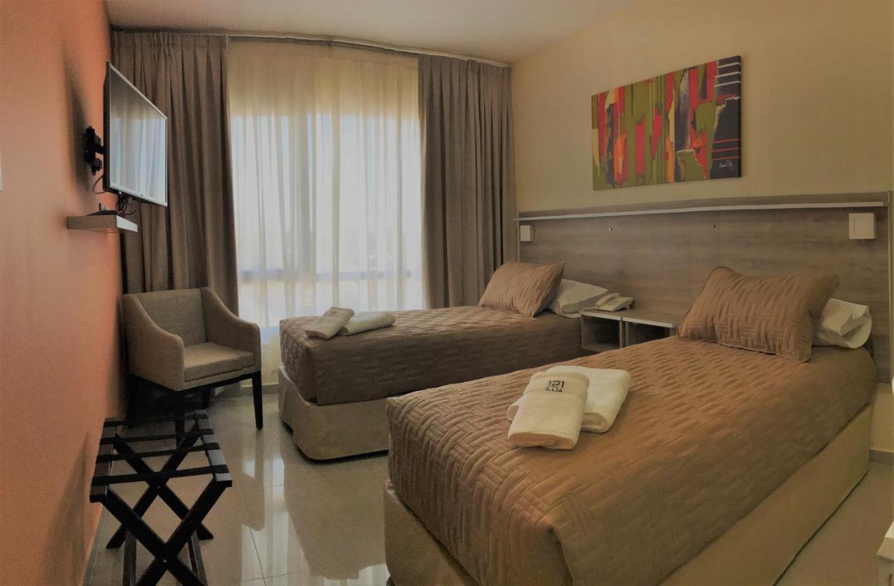 Illia 121 Apart Hotel เนวเก็น ภายนอก รูปภาพ