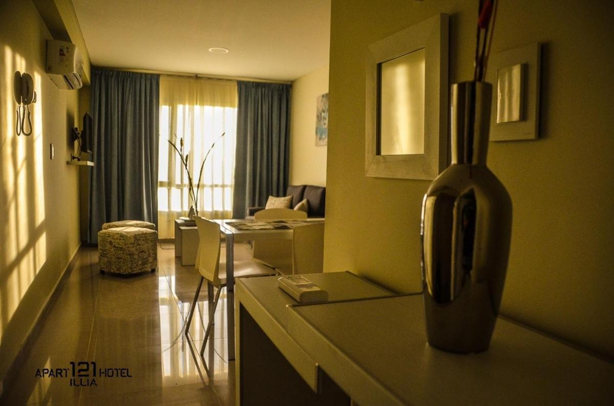 Illia 121 Apart Hotel เนวเก็น ภายนอก รูปภาพ
