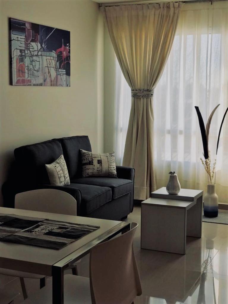Illia 121 Apart Hotel เนวเก็น ภายนอก รูปภาพ