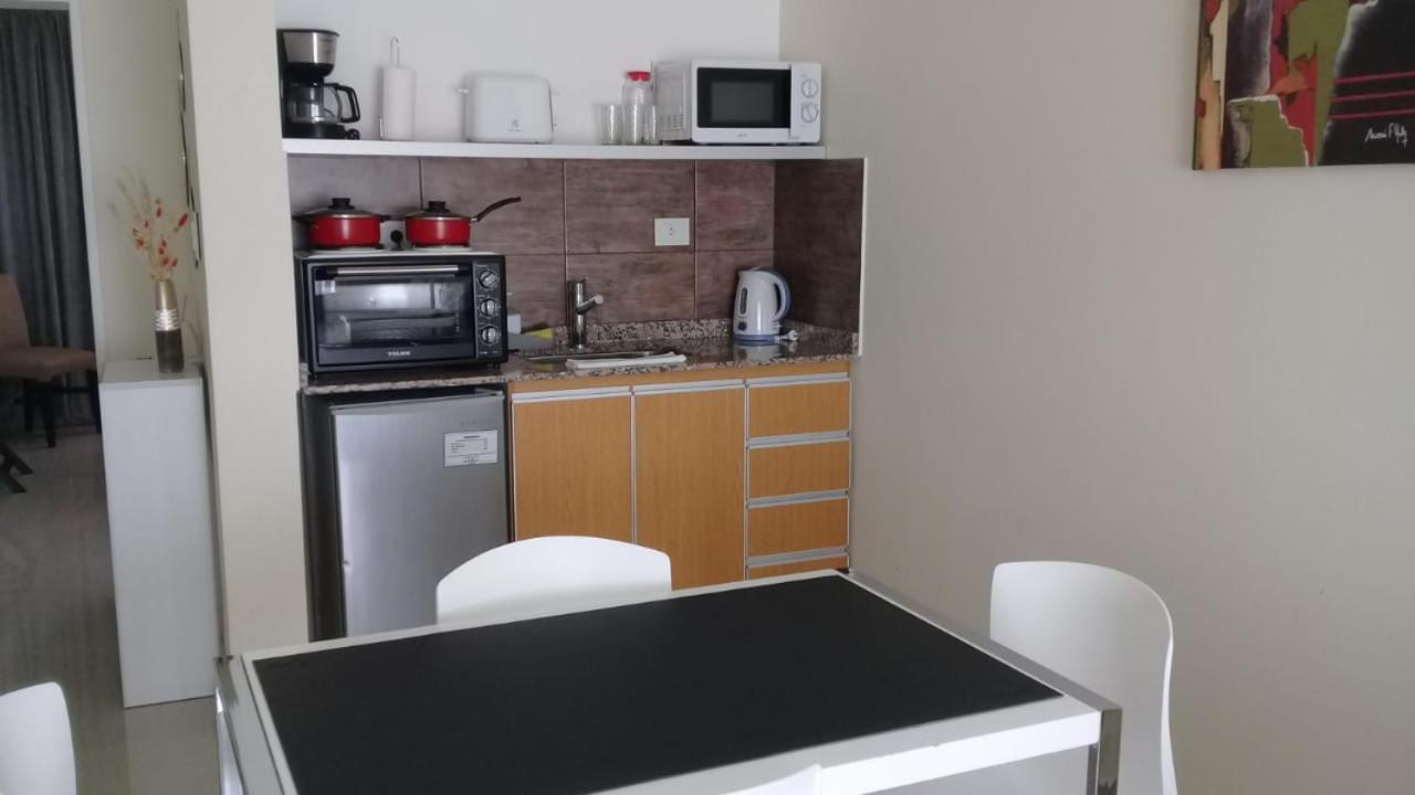 Illia 121 Apart Hotel เนวเก็น ภายนอก รูปภาพ